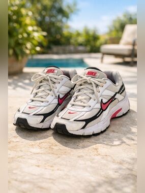 Nike Initiator (USED) White/Pink Running Shoes 8.5